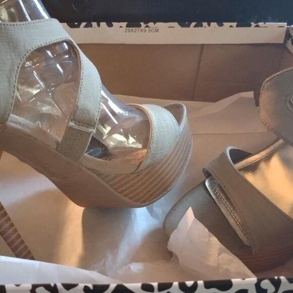 Anne Michelle - High Heels Open Toe Shoes - Picture 4 of 6